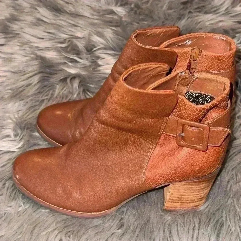 Anthropologie Seychelles Brown Side Zip Ankle Heel Bootie Size 8.5